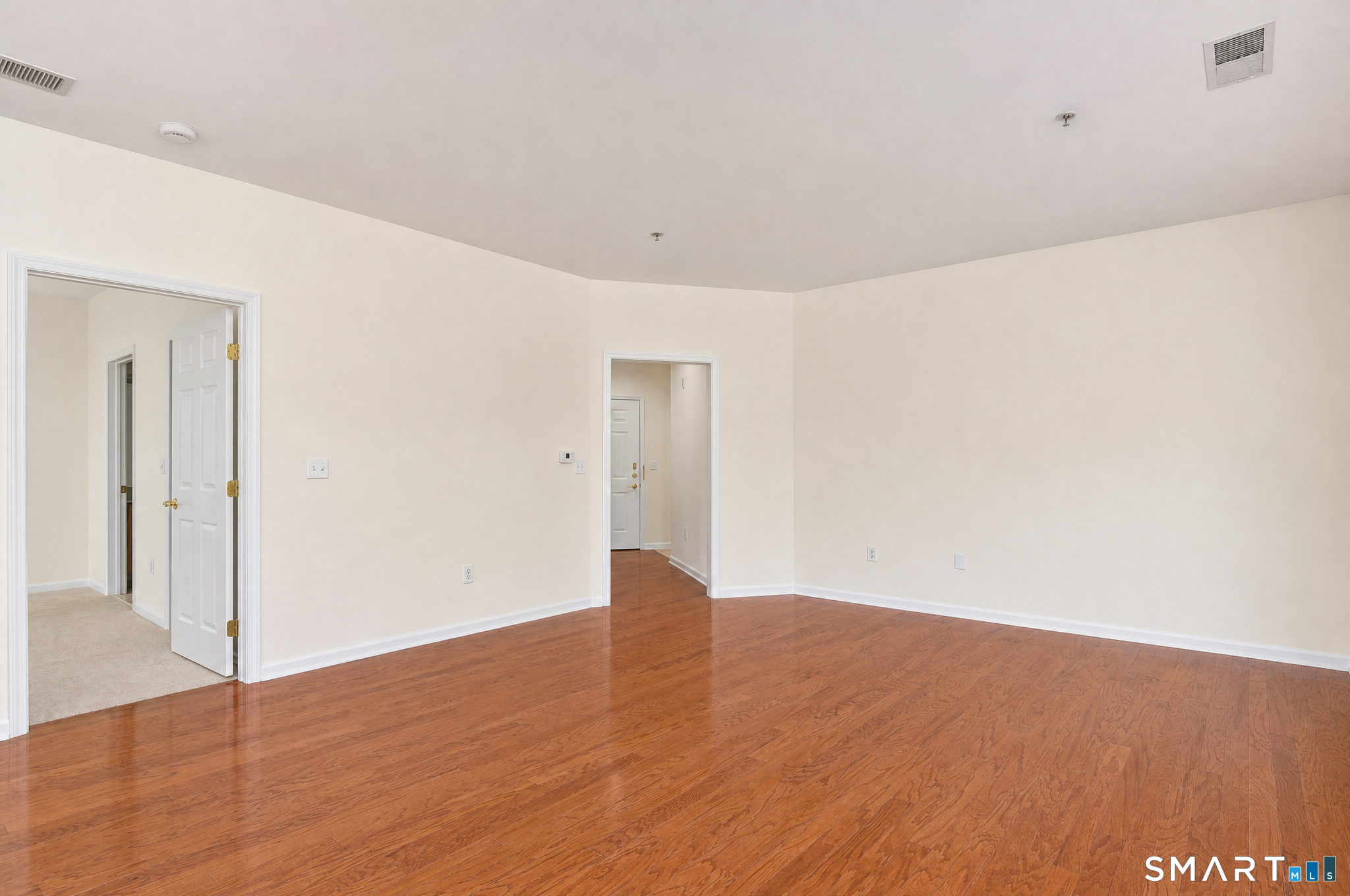 1 Rivington Road, Unit 201 Danbury, CT 06810 - Photo 4 of 19