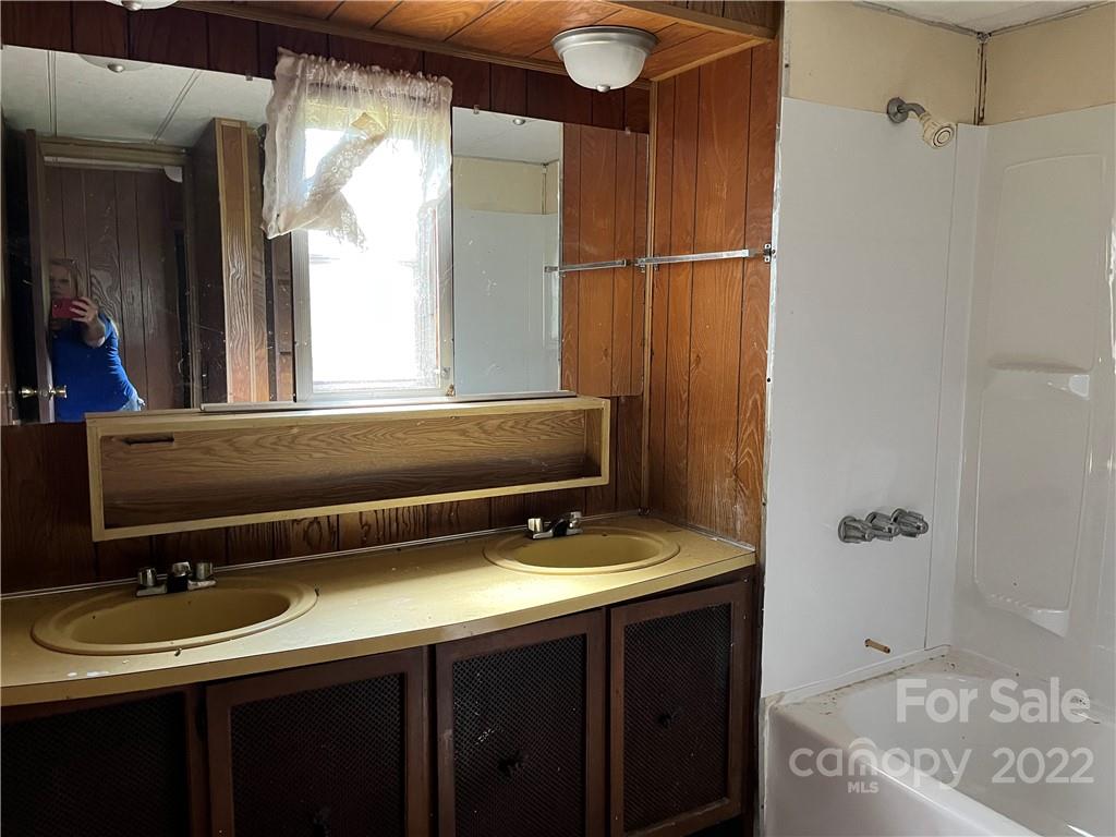 6288 Valwood Road Conover, NC 28613 - Photo 8 of 13 Gallery Image 8