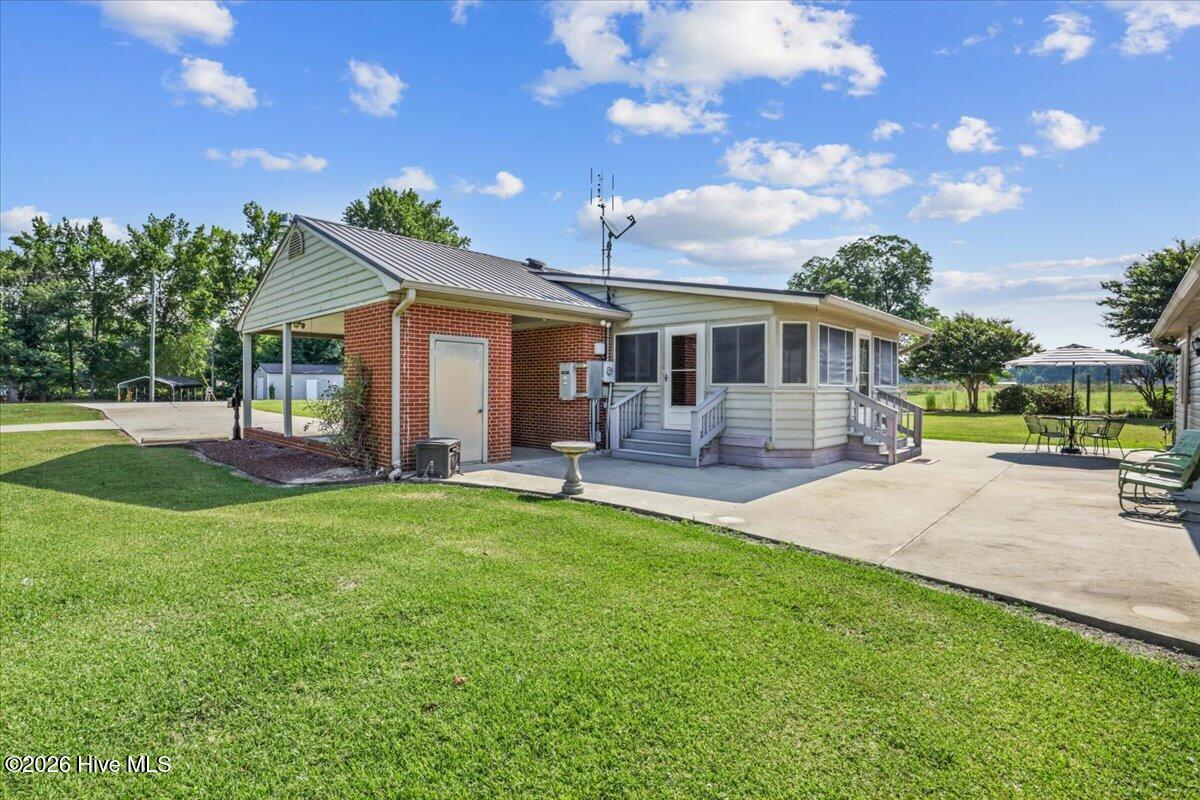 2029 Highway 403 Faison, NC 28341 - Photo 6 of 58