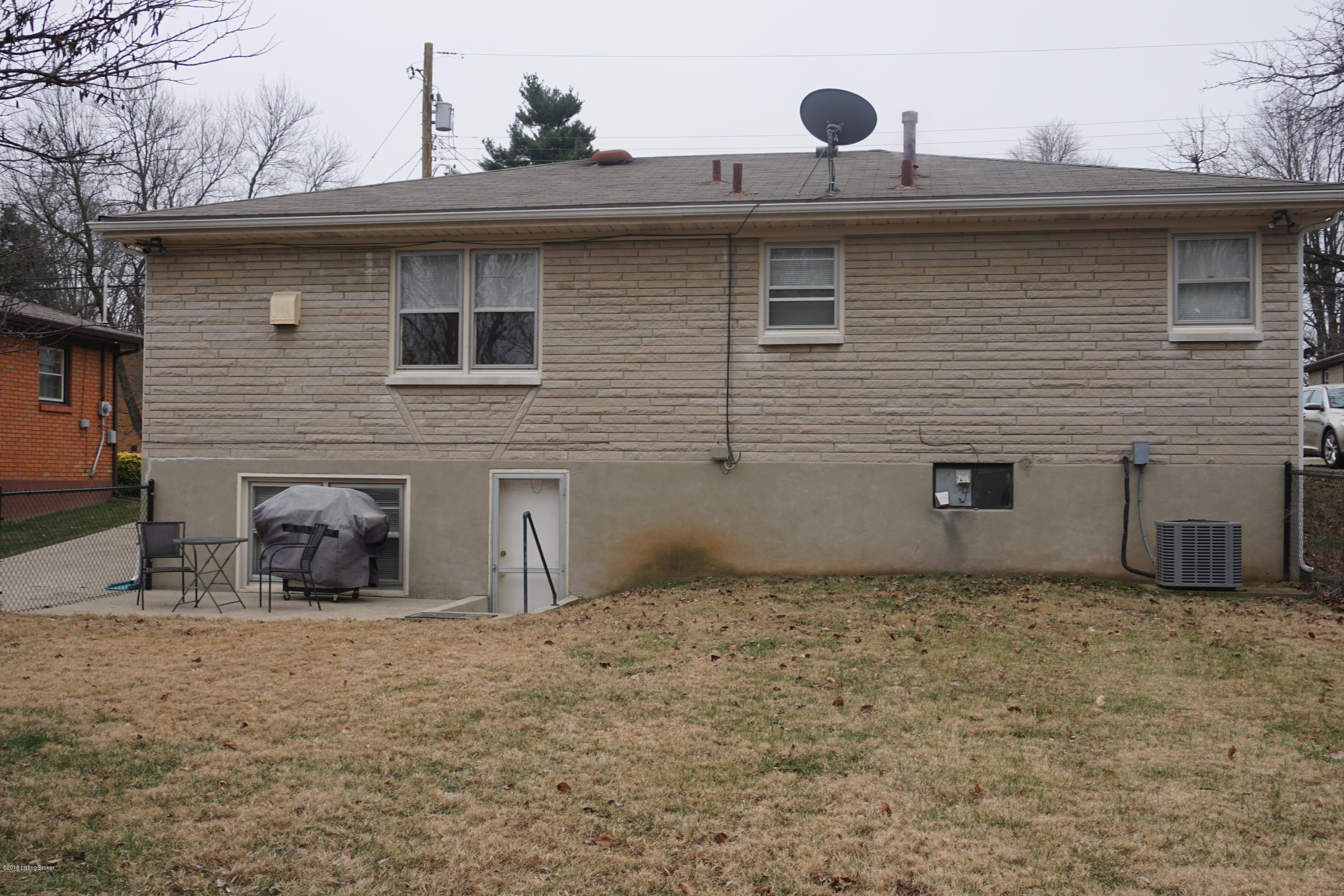 5211 Layne Road Louisville, KY 40219 - Photo 2 of 36 Back of home