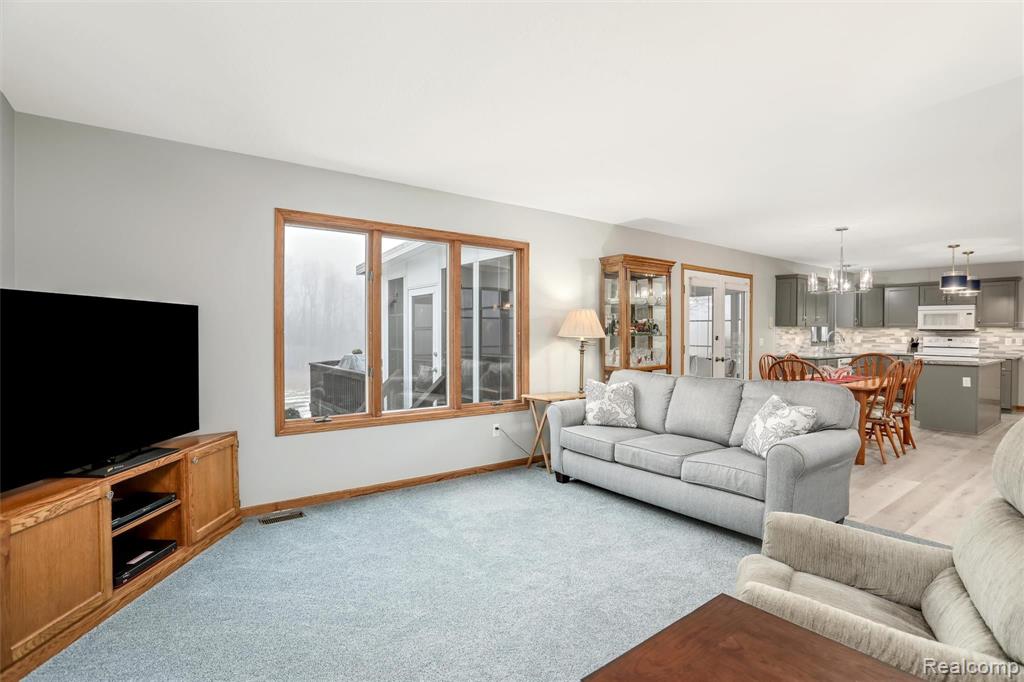 2755 County Farm Road Howell, MI 48843 - Photo 11 of 39