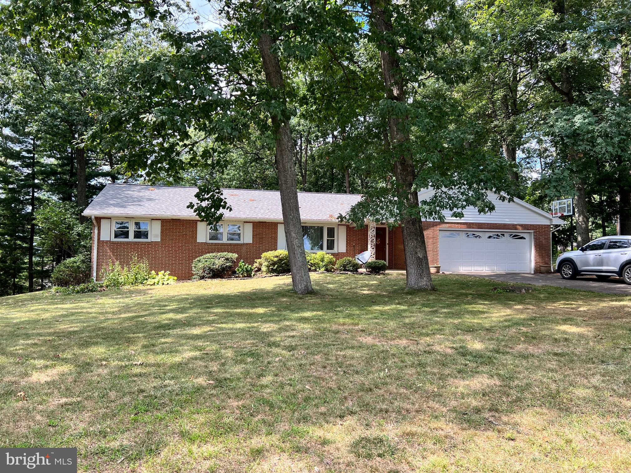 740 Ridgelyn Drive Dallastown, PA 17313 - Photo 3 of 40