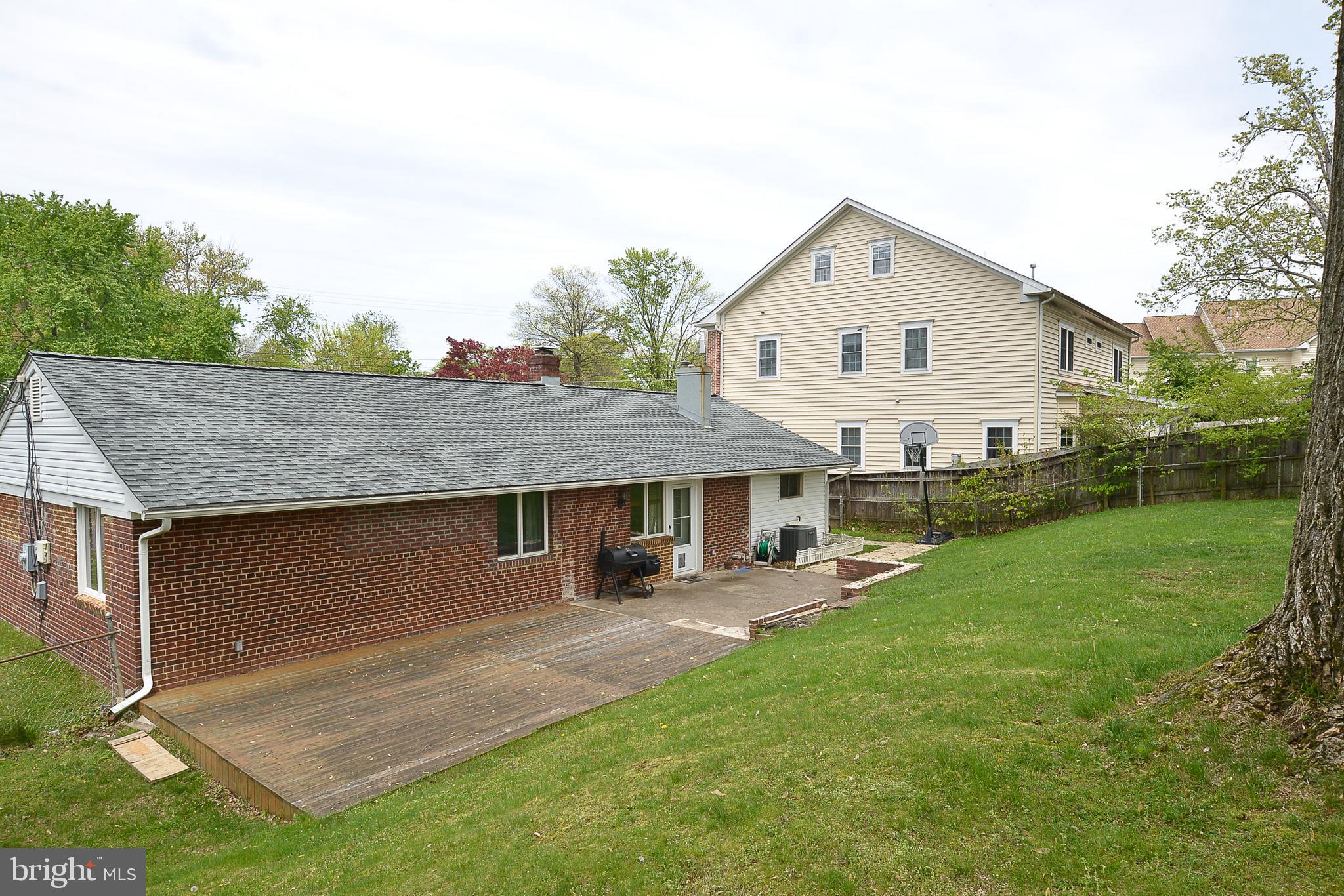 7306 Floyd Avenue Springfield, VA 22150 - Photo 4 of 26
