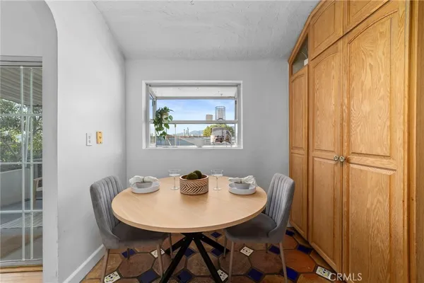 $4,000 | 1119 Princeton Drive, Glendale, CA 91205