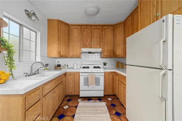 $4,000 | 1119 Princeton Drive, Glendale, CA 91205