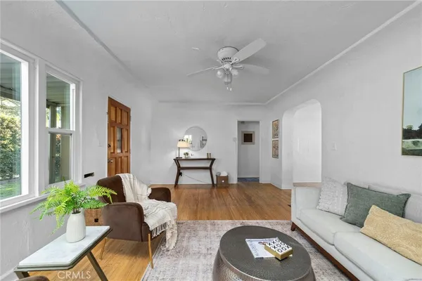 $4,000 | 1119 Princeton Drive, Glendale, CA 91205