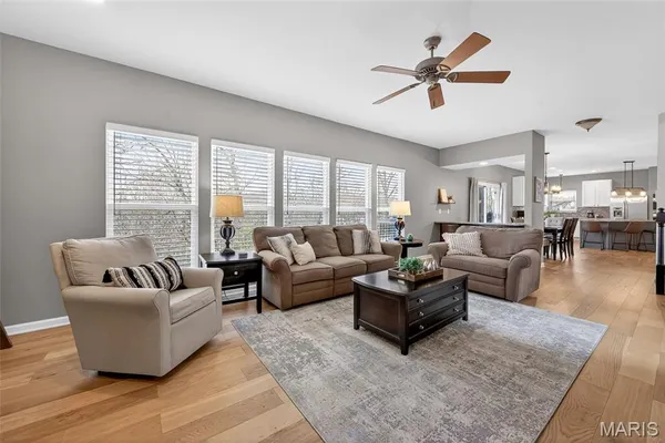 $649,900 | 564 Oakwood Drive, Fenton, MO 63026