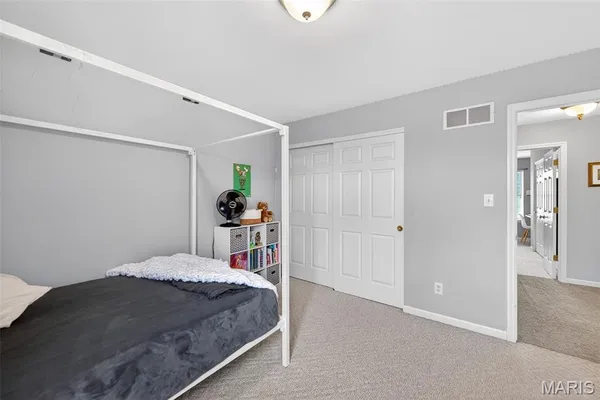$649,900 | 564 Oakwood Drive, Fenton, MO 63026