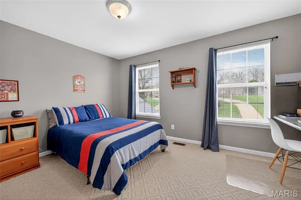$649,900 | 564 Oakwood Drive, Fenton, MO 63026