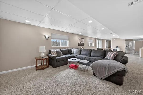 $649,900 | 564 Oakwood Drive, Fenton, MO 63026