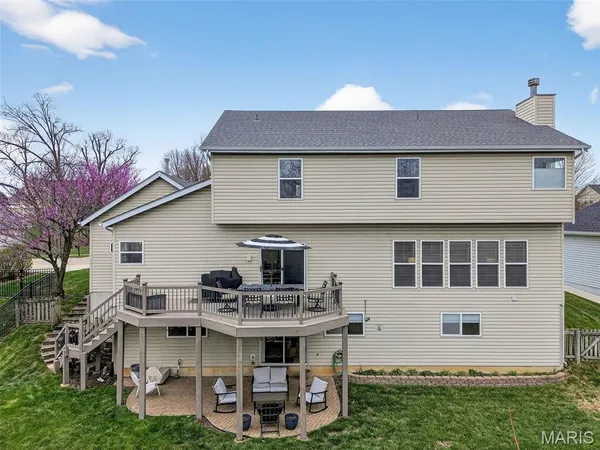 $649,900 | 564 Oakwood Drive, Fenton, MO 63026