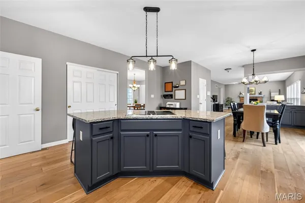 $649,900 | 564 Oakwood Drive, Fenton, MO 63026