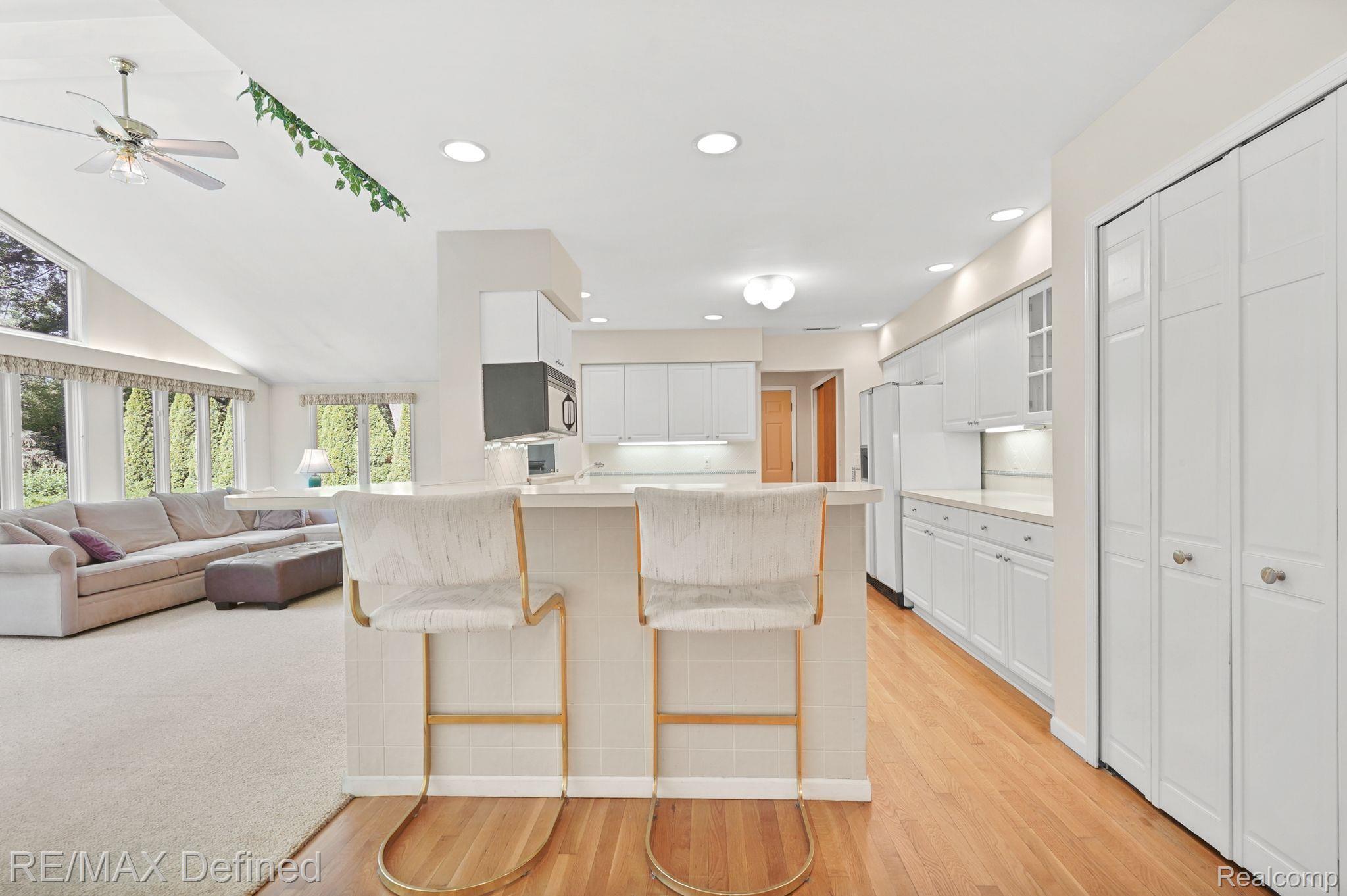 2801 West Wattles Road Troy, MI 48098 - Photo 8 of 37 Gallery Image 8