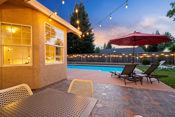 $619,900 | 5850 Norwich Court, Redding, CA 96003