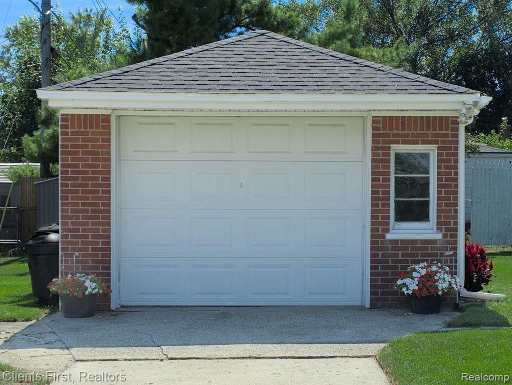 8928 Farmington Road Livonia, MI 48150 - Photo 31 of 33 One and a half car garage