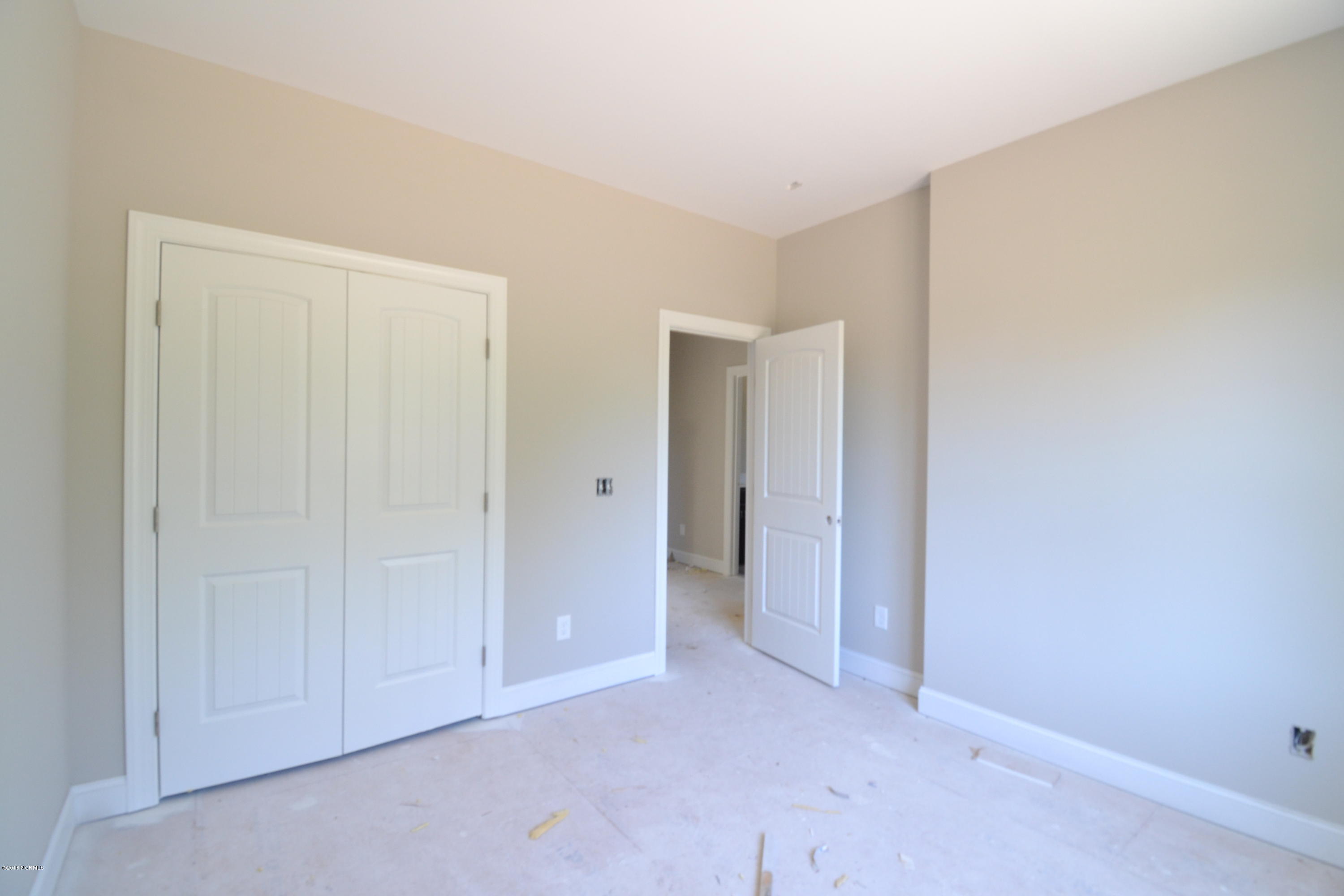 894 Hoover Road Hampstead, NC 28443 - Photo 11 of 16 Large guest rooms