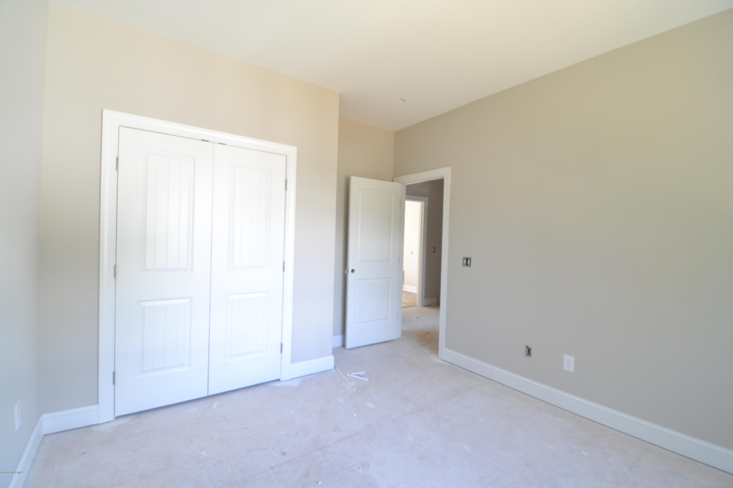 894 Hoover Road Hampstead, NC 28443 - Photo 10 of 16 Large guest rooms