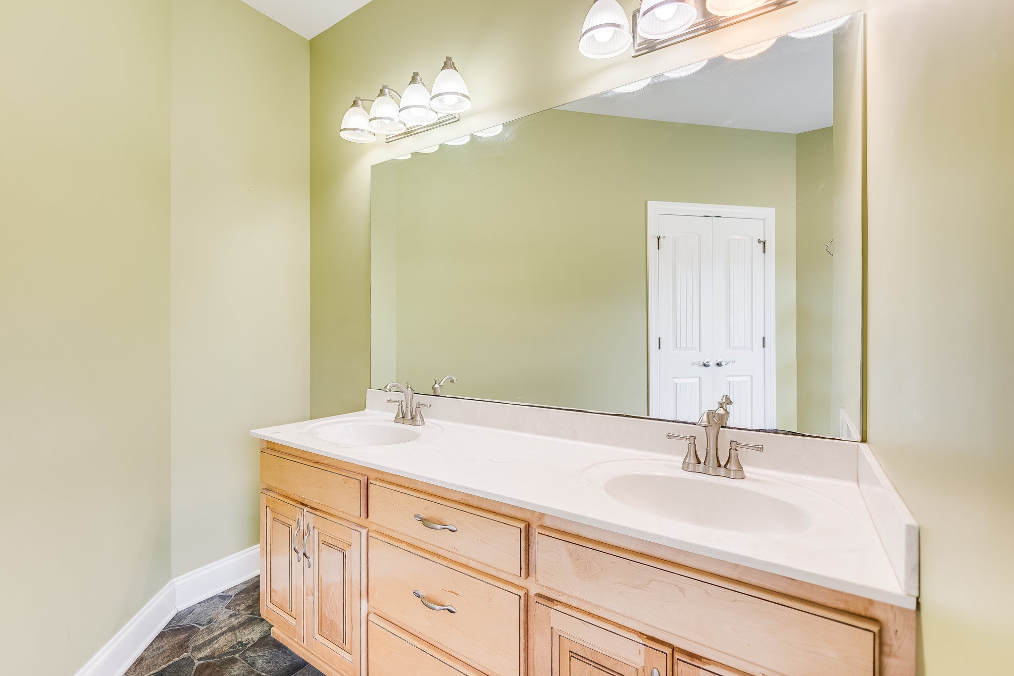 425 Thacker Road Manchester, TN 37355 - Photo 16 of 48 Gallery Image 16