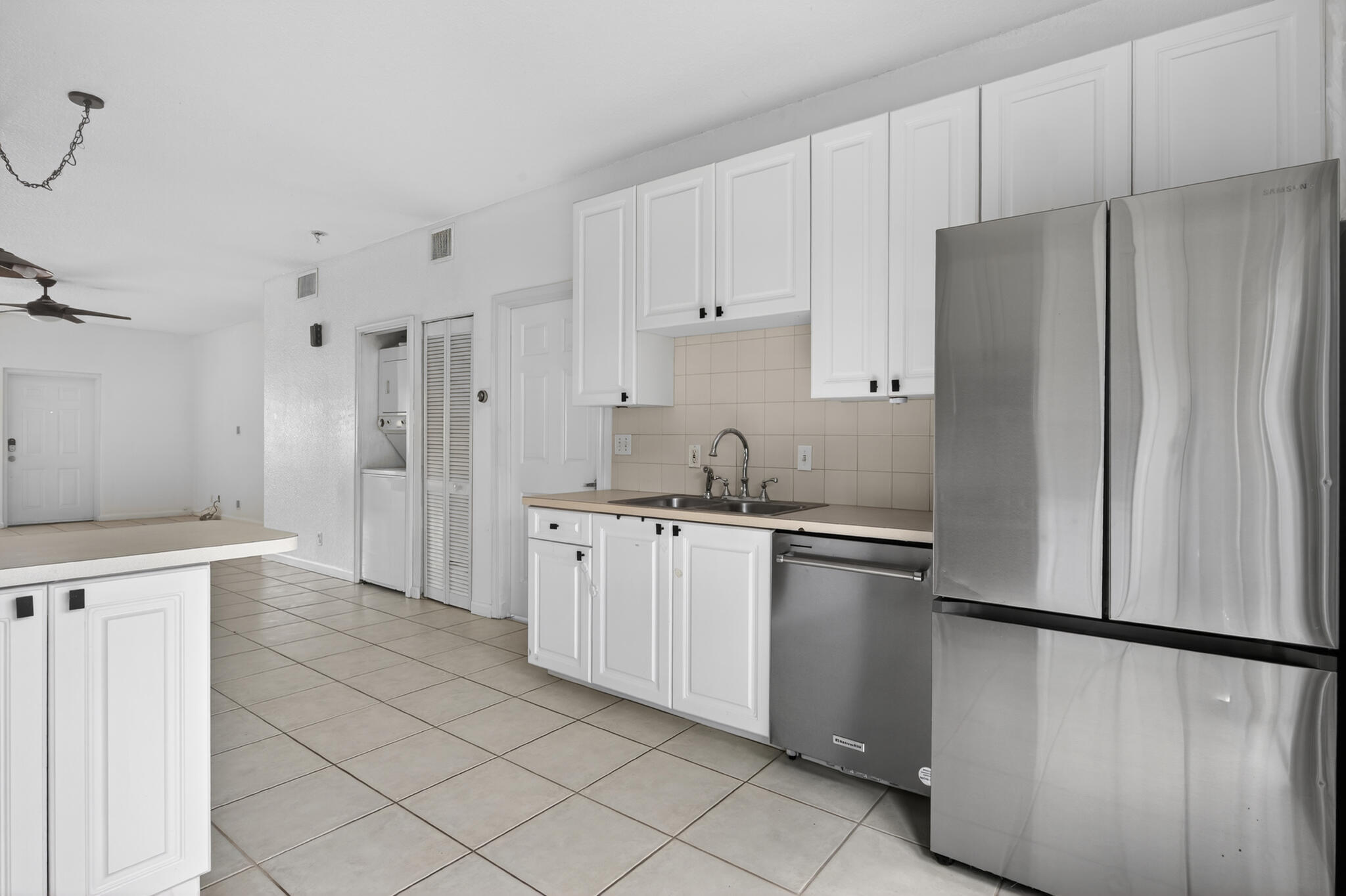 4902 Washington Street, Unit 4 Hollywood, FL 33021 - Photo 9 of 14 9