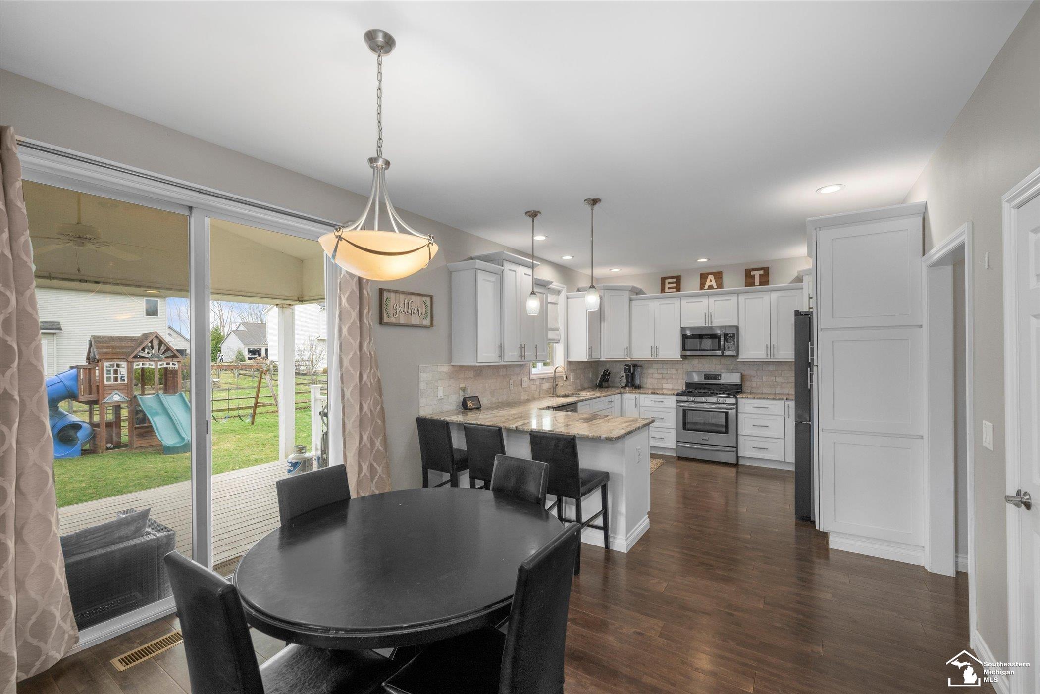6905 Deer Ridge Temperance, MI 48182 - Photo 7 of 35 Gallery Image 7