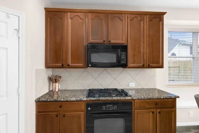 $299,990 | 8327 Terra Valley Lane, Tomball, TX 77375