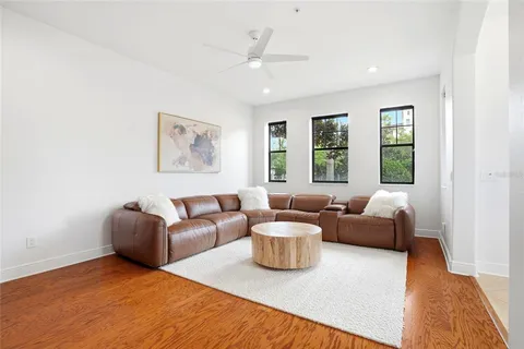 $749,900 | 4815 Yacht Club Drive, Unit 105, Tampa, FL 33616
