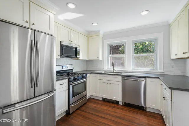 $750,000 | 95 Byram Road, Greenwich, CT 06830