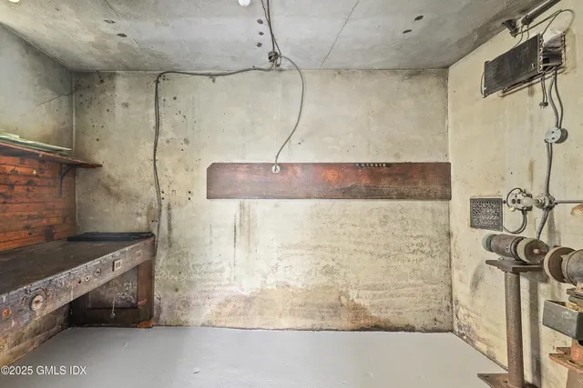 $750,000 | 95 Byram Road, Greenwich, CT 06830