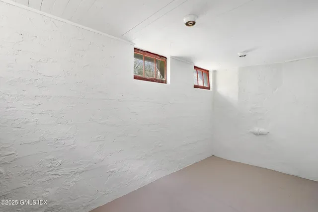 $750,000 | 95 Byram Road, Greenwich, CT 06830