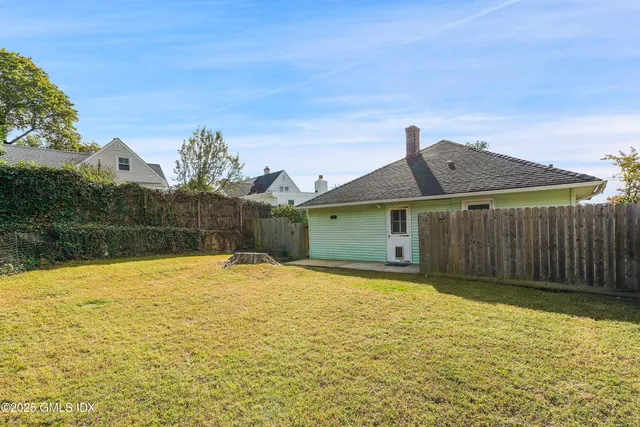 $750,000 | 95 Byram Road, Greenwich, CT 06830