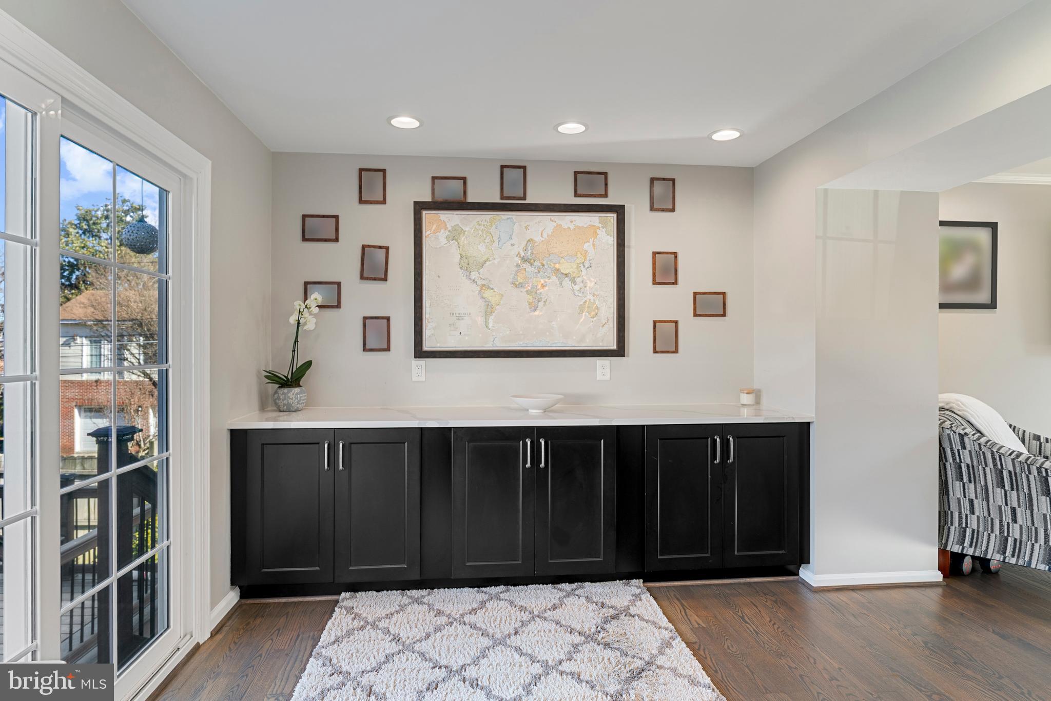 3100 Franklin Street Alexandria, VA 22306 - Photo 11 of 55 a bathroom with a sink and a mirror