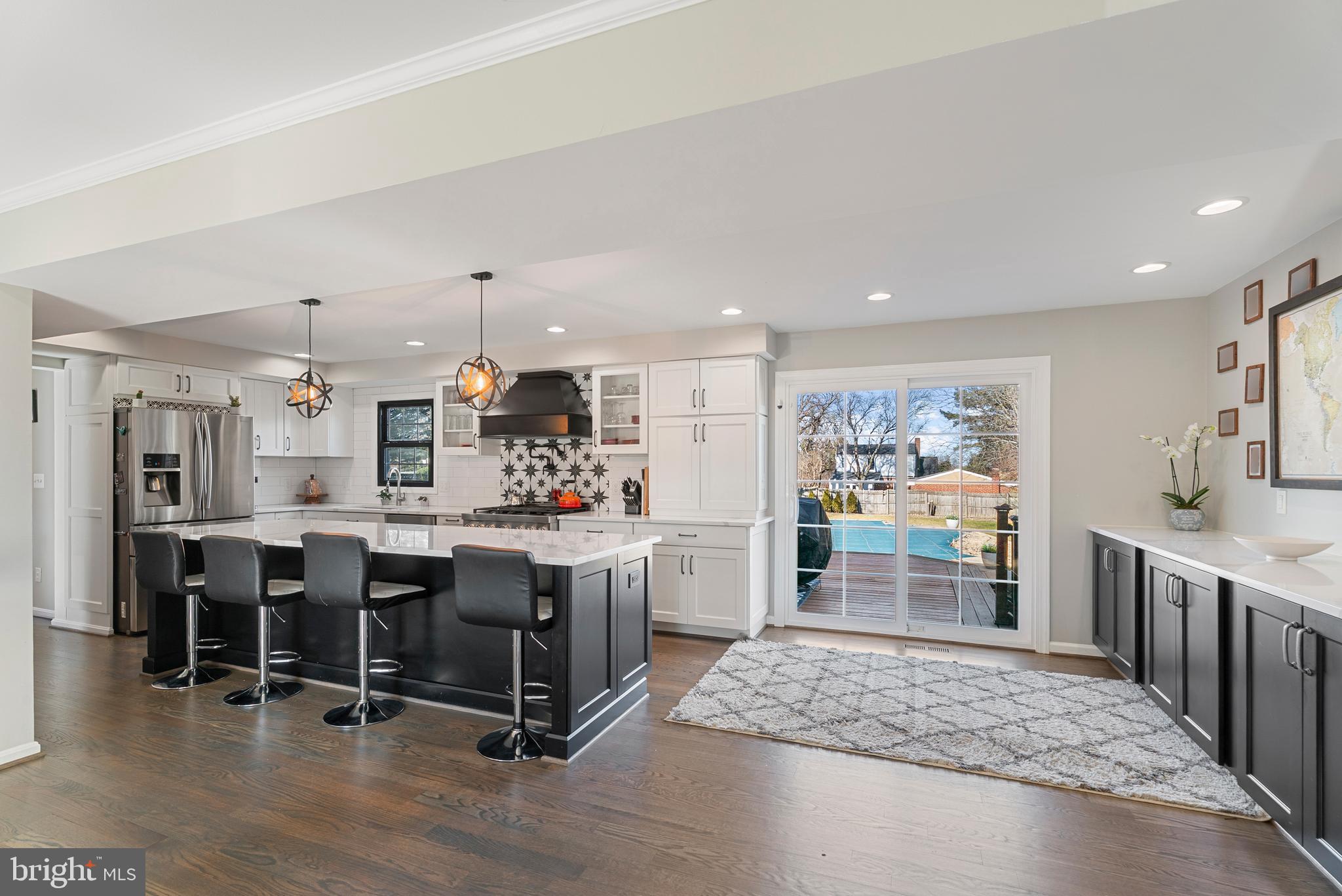 3100 Franklin Street Alexandria, VA 22306 - Photo 15 of 55 a large kitchen with a table and chairs