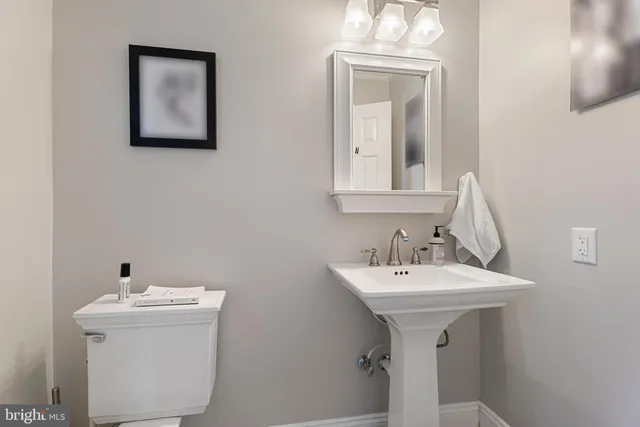 $6,500 | 3100 Franklin Street, Alexandria, VA 22306