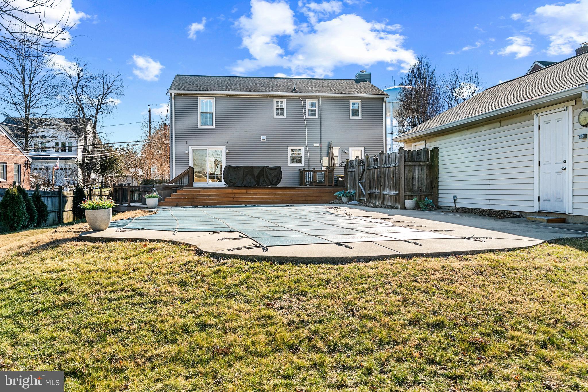 3100 Franklin Street Alexandria, VA 22306 - Photo 42 of 55 a view of a house with a swimming pool