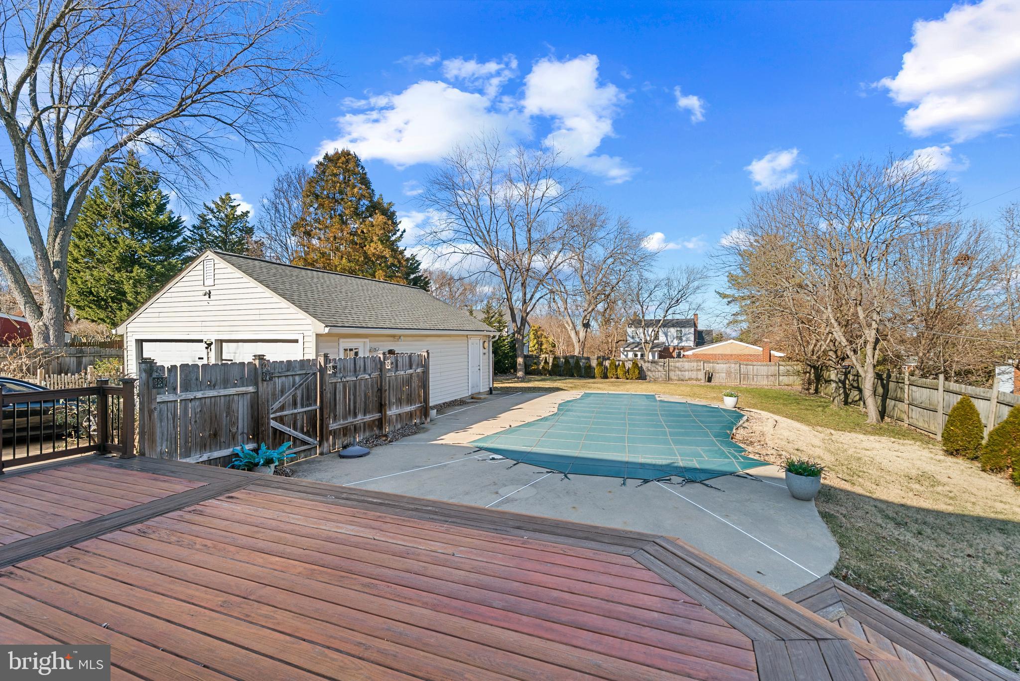 3100 Franklin Street Alexandria, VA 22306 - Photo 45 of 55 a view of outdoor space and yard