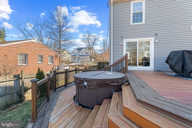 a view of a house with entertaining space