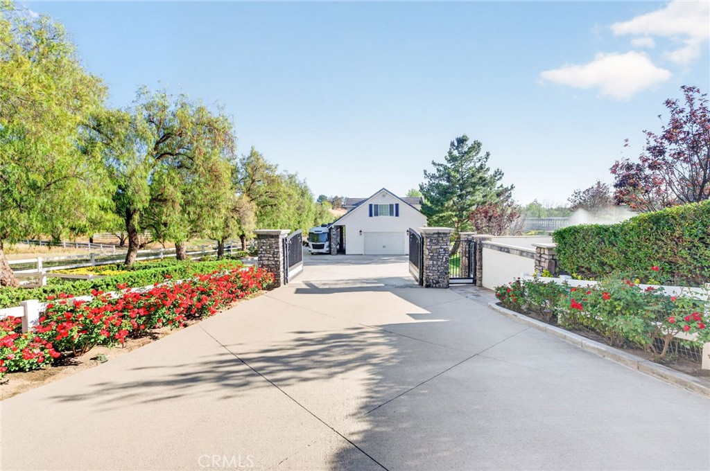41515 Vía Del Monte Temecula, CA 92592 - Photo 42 of 64