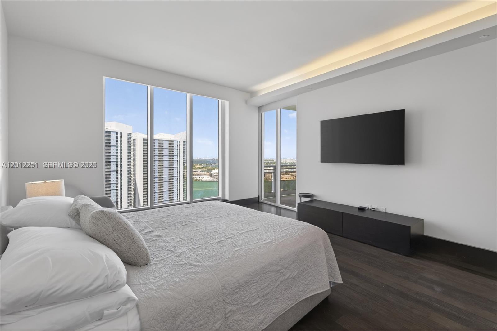 901 Brickell Key Boulevard, Unit 3607 Miami, FL 33131 - Photo 16 of 34