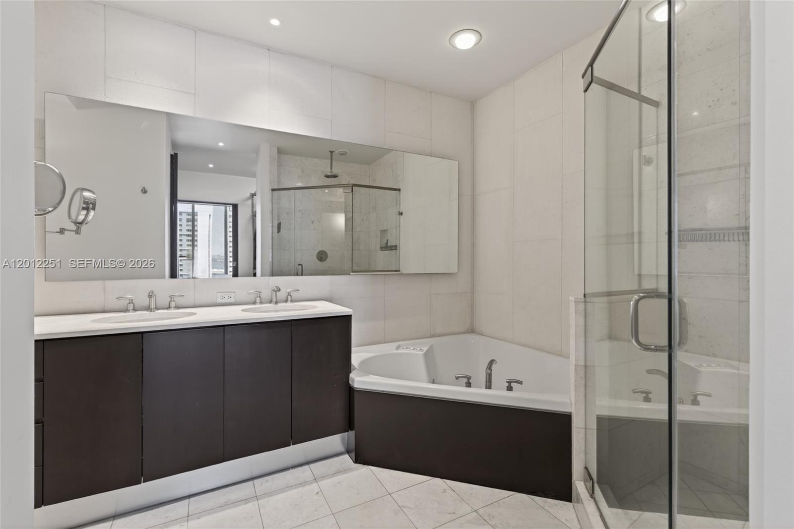 901 Brickell Key Boulevard, Unit 3607 Miami, FL 33131 - Photo 18 of 34