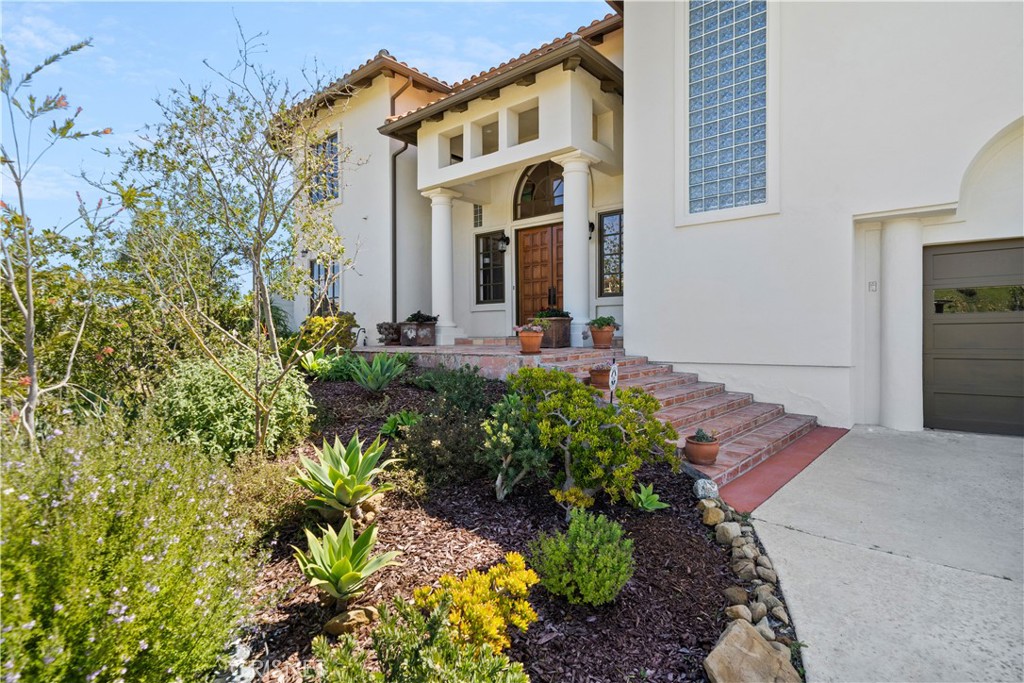 121 Saddlebow Road Bell Canyon, CA 91307 - Photo 3 of 62 front view of a house with a yard