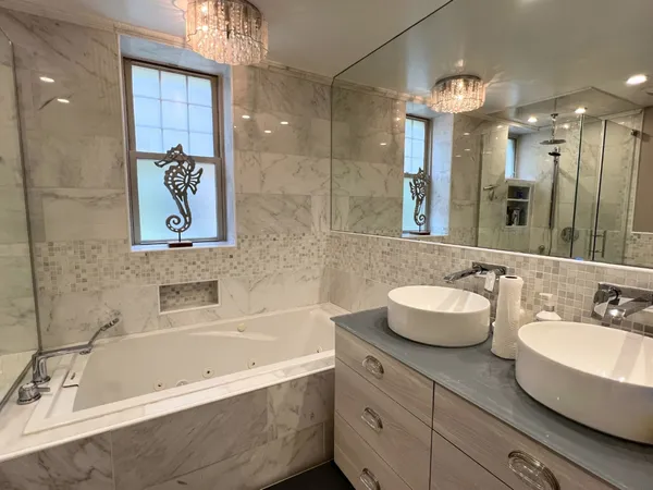 $4,500 | 3839 North Hamlin Avenue, Unit 1, Chicago, IL 60618
