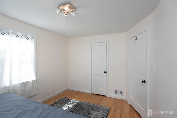 $529,900 | 32 Robins Place, Metuchen, NJ 08840