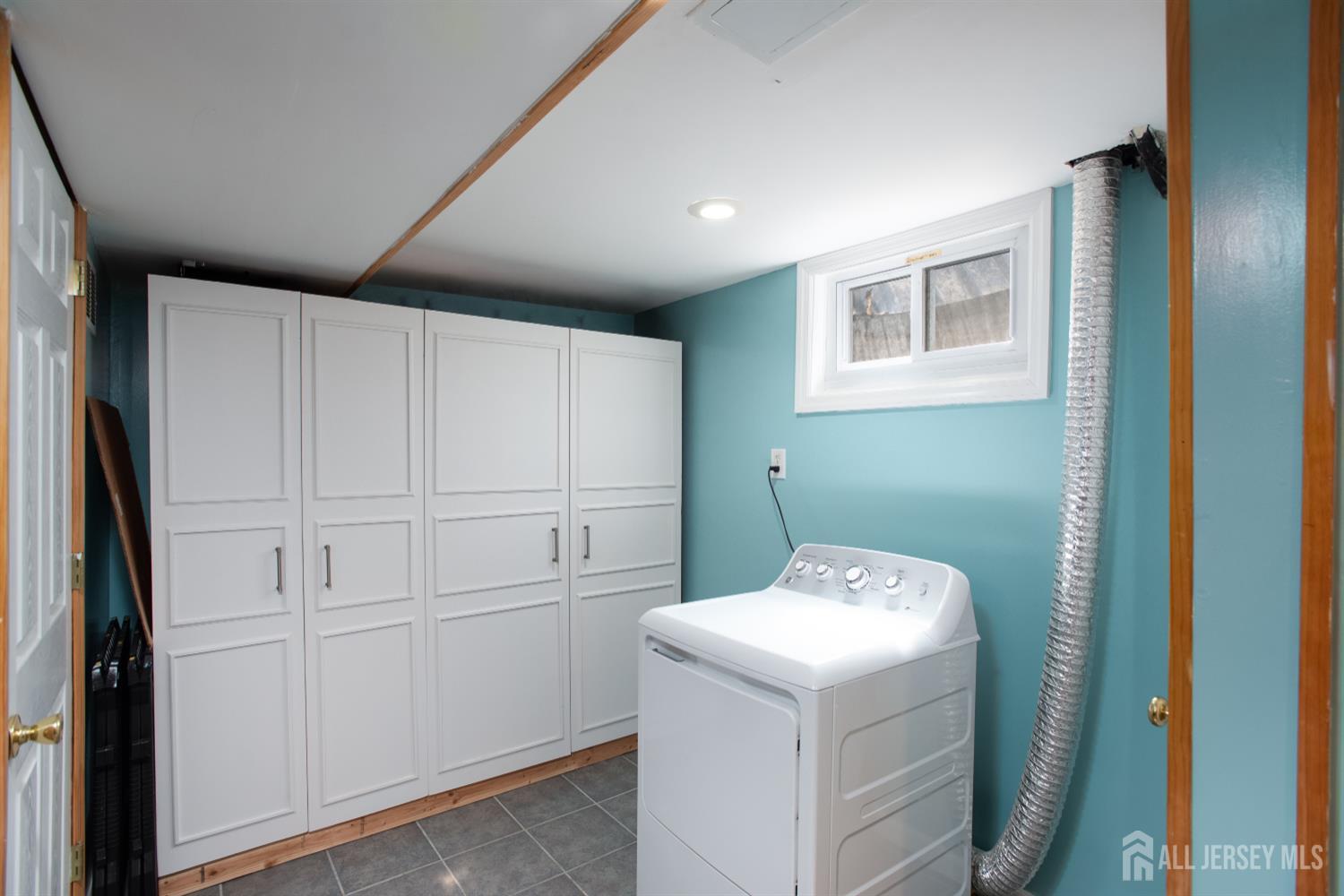 32 Robins Place Metuchen, NJ 08840 - Photo 24 of 28