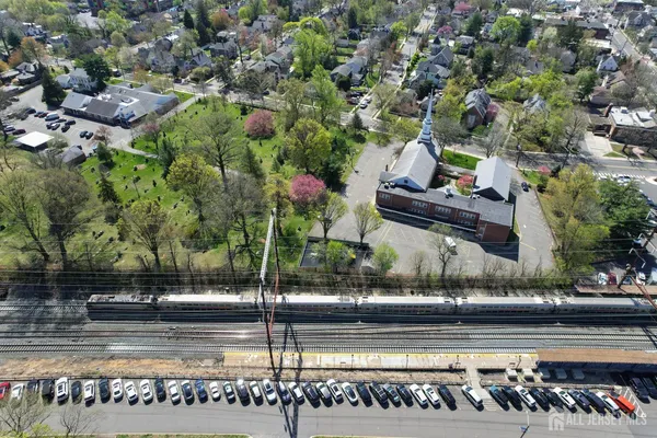 $529,900 | 32 Robins Place, Metuchen, NJ 08840