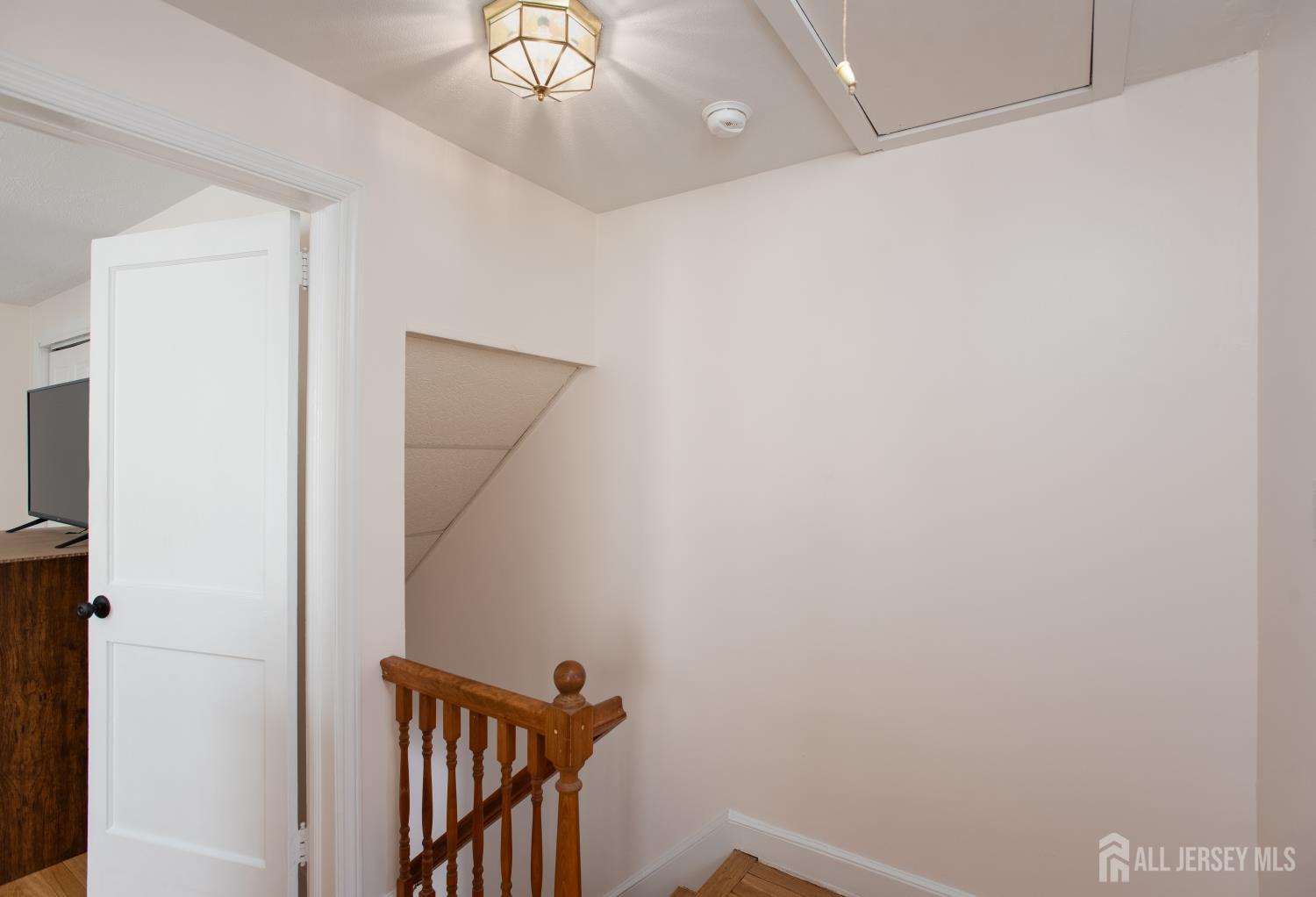 32 Robins Place Metuchen, NJ 08840 - Photo 9 of 28