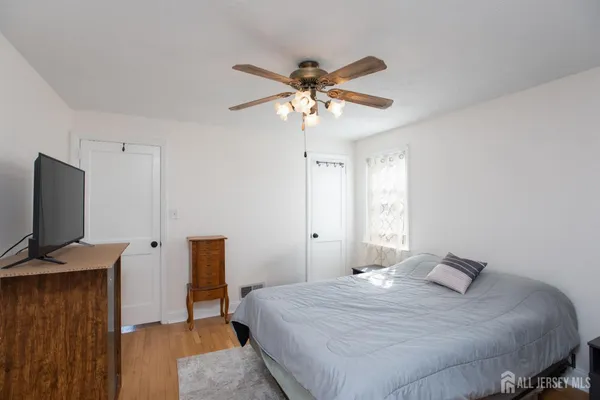 $529,900 | 32 Robins Place, Metuchen, NJ 08840