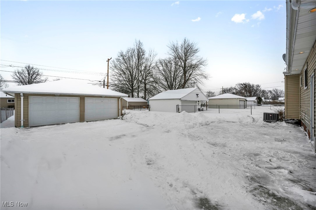 30051 Forestgrove Road Willowick, OH 44095 - Photo 44 of 47