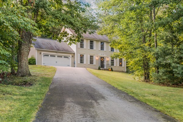 54 Autumn Road Dracut, MA 01826 - Photo 1 of 27