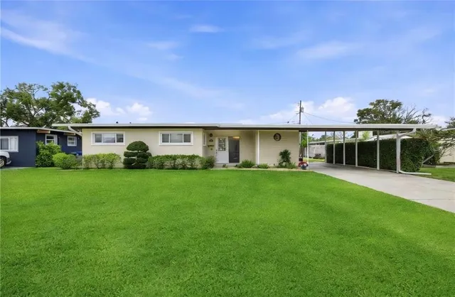 $425,000 | 6134 Hampton Drive North, St. Petersburg, FL 33710