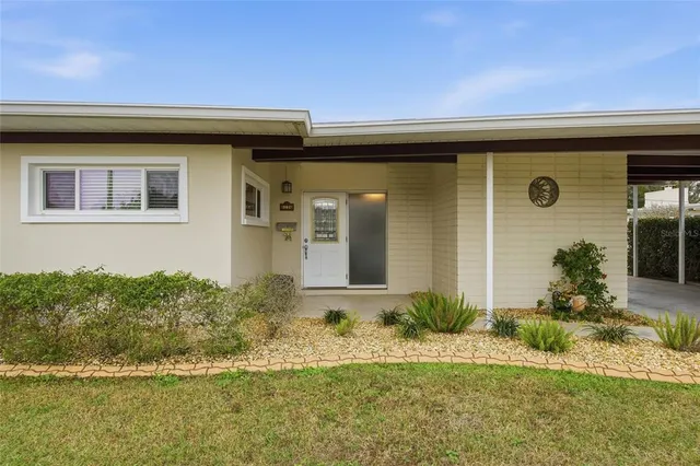 $425,000 | 6134 Hampton Drive North, St. Petersburg, FL 33710
